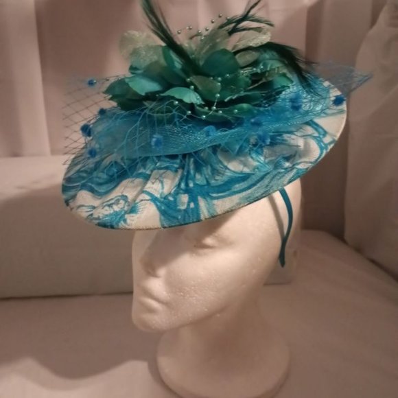 MOTHER'S DAY AQUA MEDIUM FASCINATOR TOPPER HAT FOR CHURCH AND SPECIAL OCCASIONS - Picture 3 of 9